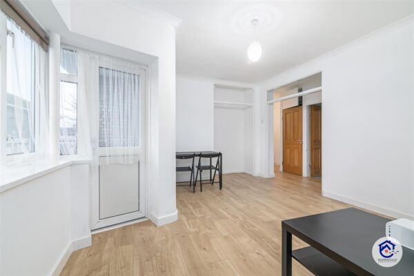 Uvedale Road, Dagenham RM10