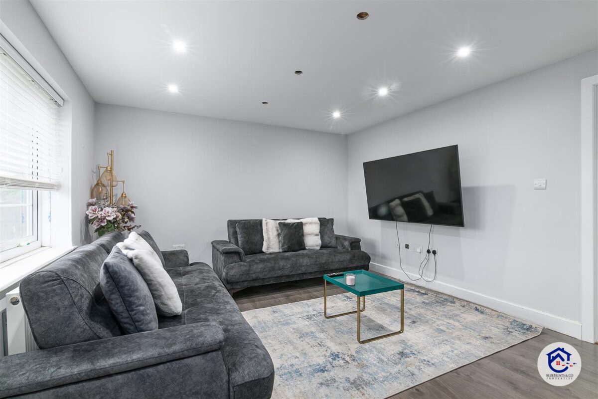 Weir Hall Avenue, London,  N18 1EB