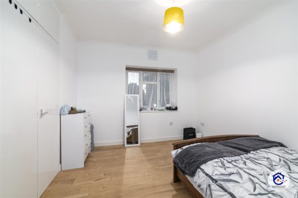 Uvedale Road, Dagenham RM10