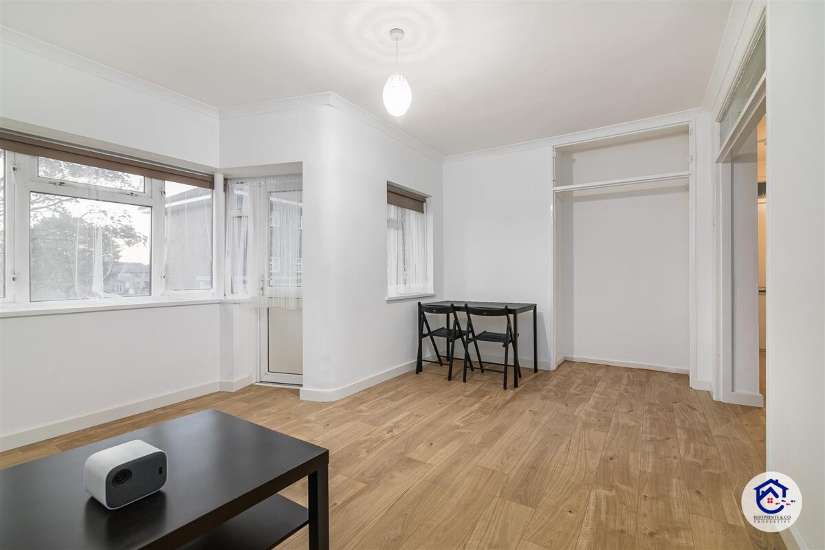 Uvedale Road, Dagenham RM10