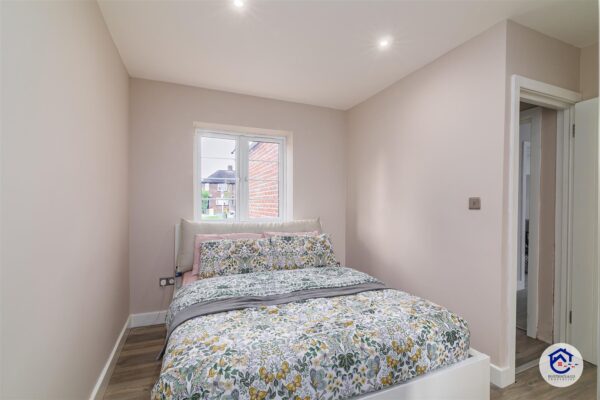 Weir Hall Avenue, London,  N18 1EB