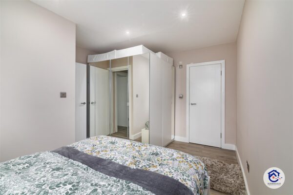 Weir Hall Avenue, London,  N18 1EB