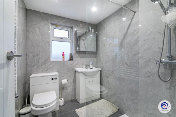 Weir Hall Avenue, London,  N18 1EB