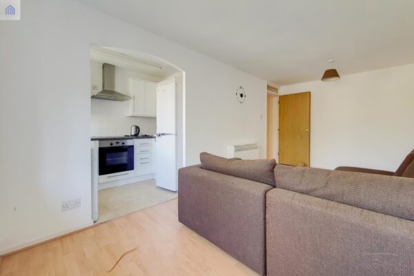 Riverside Close, London E5