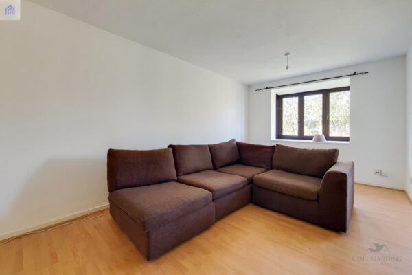 Riverside Close, London E5