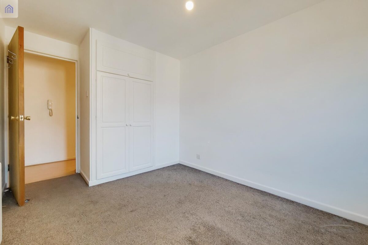 Riverside Close, London E5