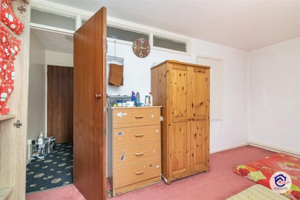 Grantham Gardens, Romford RM6