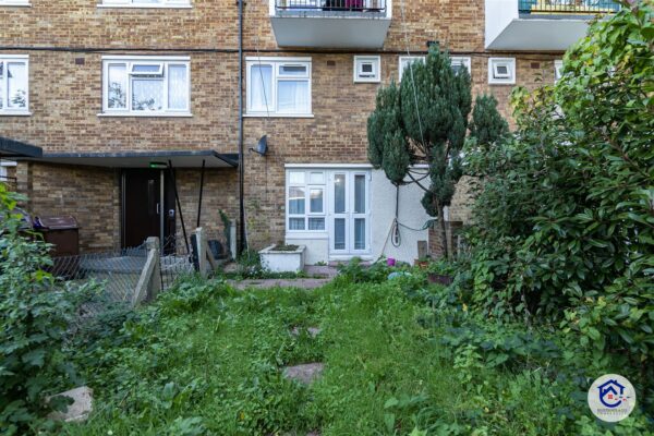 Grantham Gardens, Romford RM6