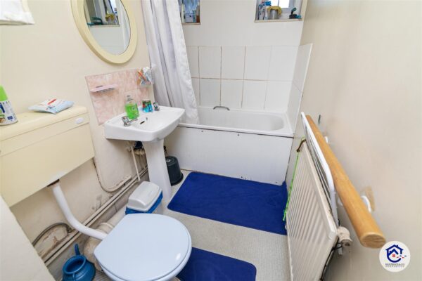 Grantham Gardens, Romford RM6