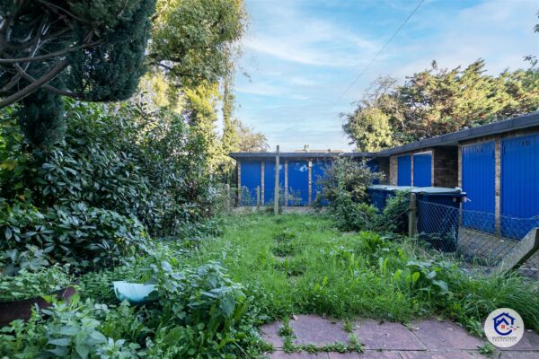 Grantham Gardens, Romford RM6