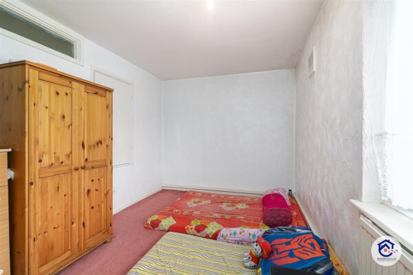 Grantham Gardens, Romford RM6