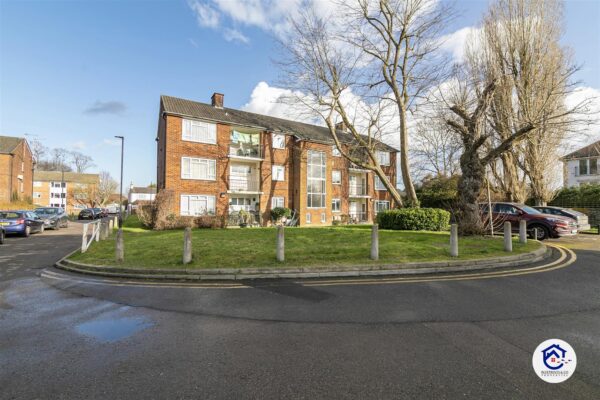 Merryhills Court, London N14