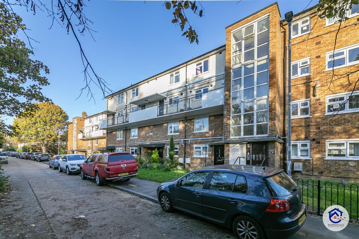 Grantham Gardens, Romford RM6