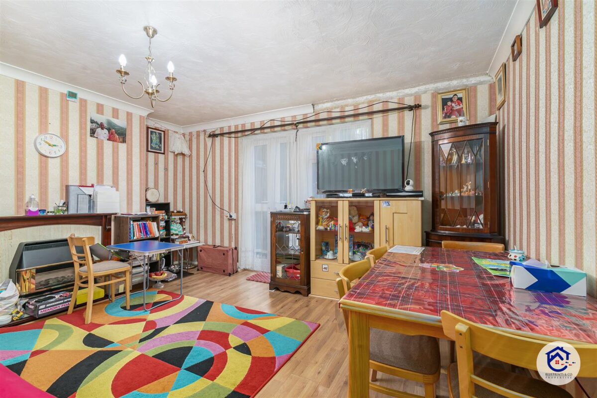 Grantham Gardens, Romford RM6