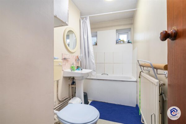 Grantham Gardens, Romford RM6