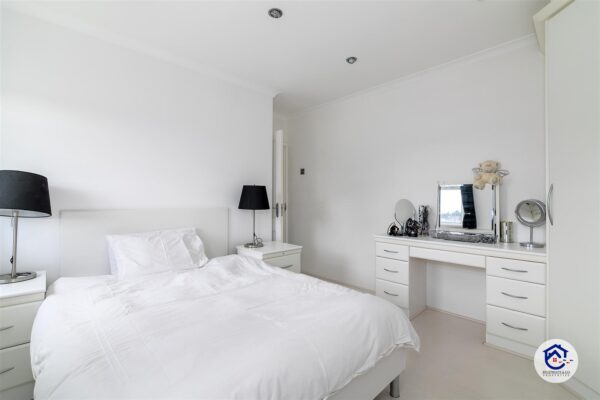 Cuckoo Hall Lane, London N9