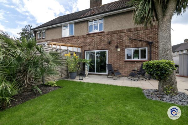 Cuckoo Hall Lane, London N9