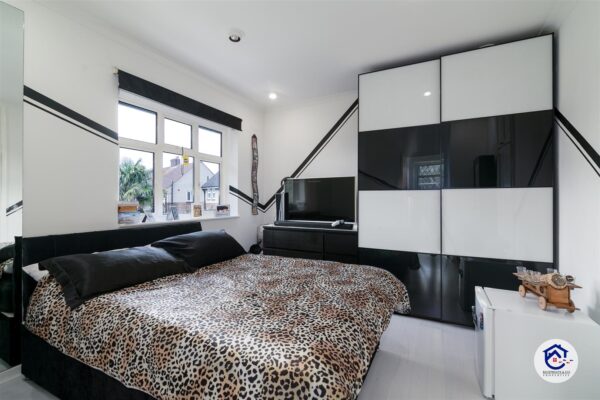 Cuckoo Hall Lane, London N9