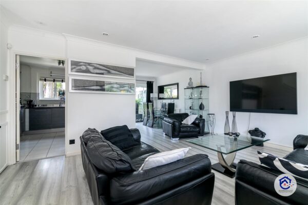 Cuckoo Hall Lane, London N9