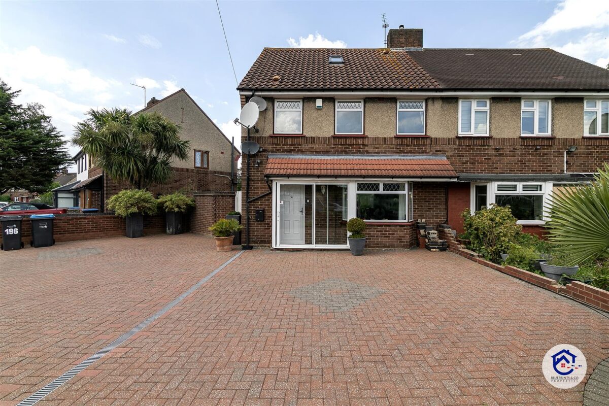 Cuckoo Hall Lane, London N9