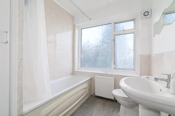 The Avenue, London N17