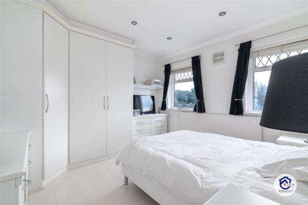 Cuckoo Hall Lane, London N9