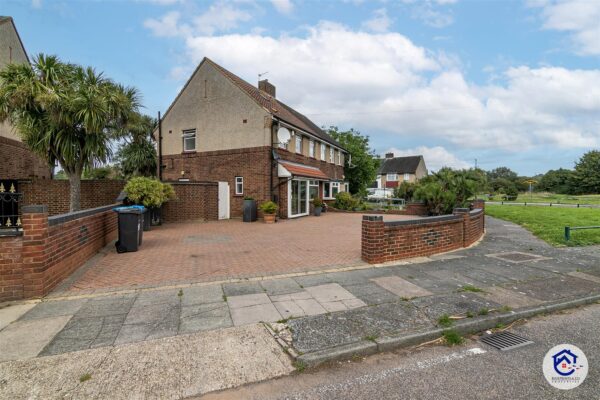 Cuckoo Hall Lane, London N9