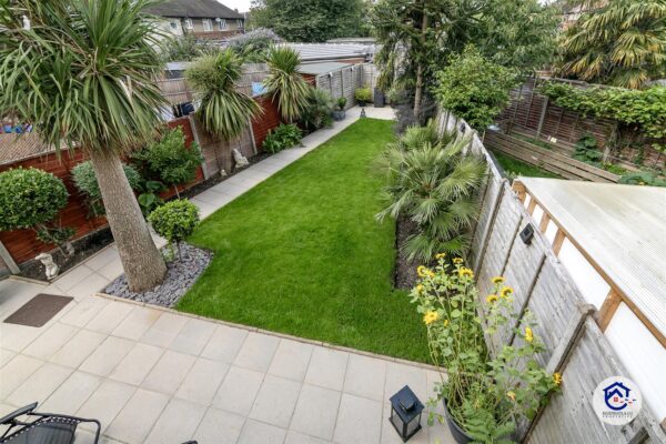 Cuckoo Hall Lane, London N9