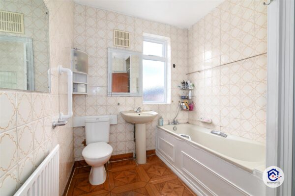 Great Cambridge Road, London N18