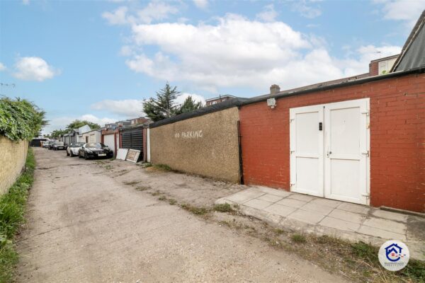 Great Cambridge Road, London N18