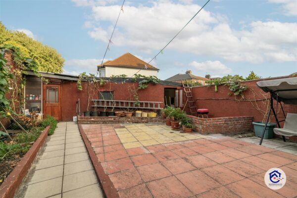 Great Cambridge Road, London N18