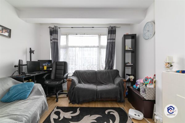 Gilda Avenue, Enfield EN3