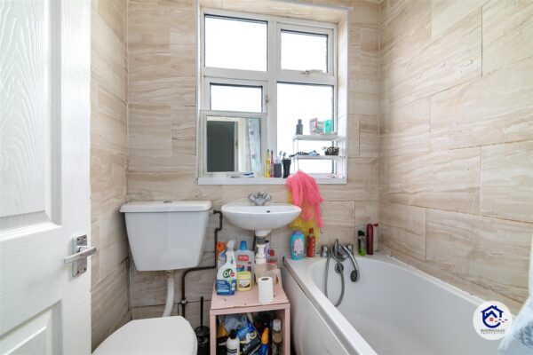 Gilda Avenue, Enfield EN3