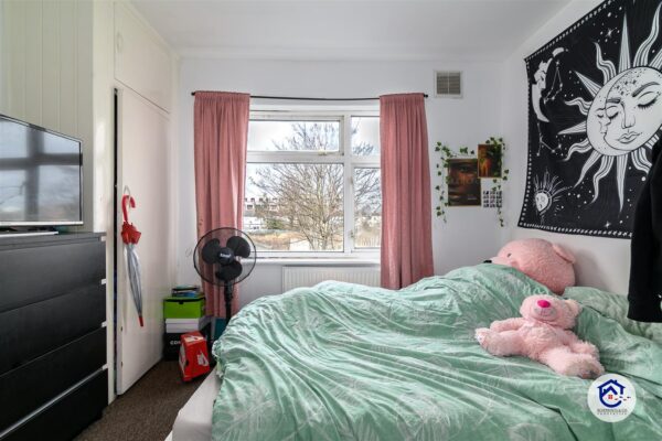 Gilda Avenue, Enfield EN3