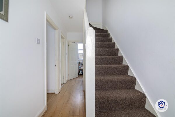 Gilda Avenue, Enfield EN3