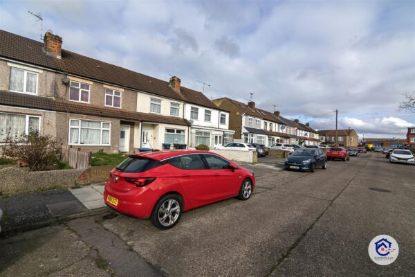 Gilda Avenue, Enfield EN3