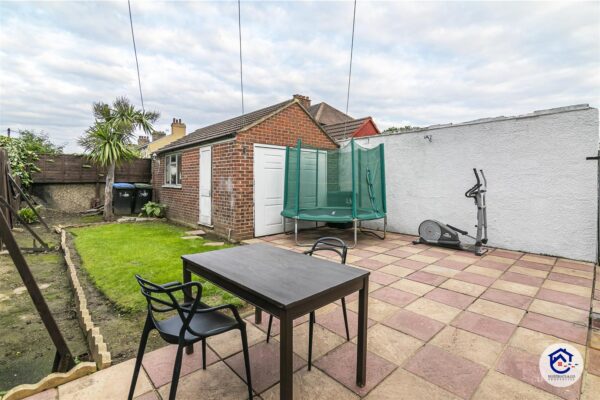 Oakfield Gardens, London N18