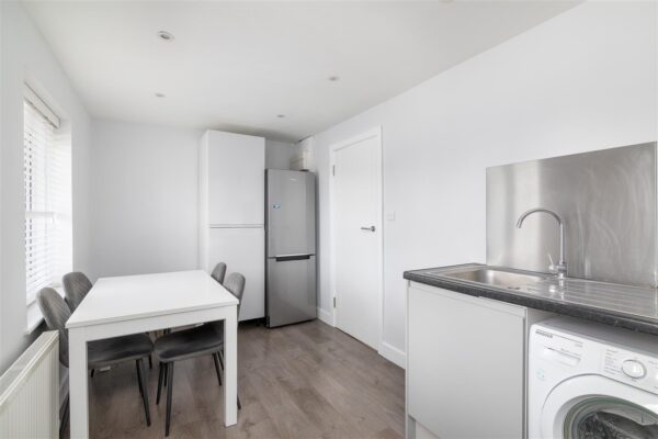 Weir Hall Avenue, London,  N18