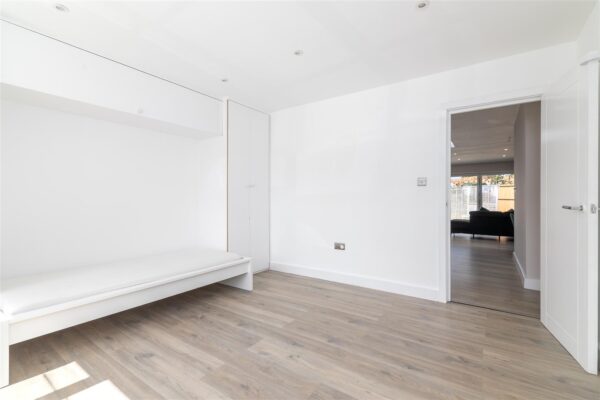 Weir Hall Avenue, London,  N18