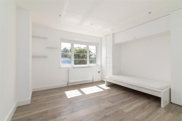 Weir Hall Avenue, London,  N18