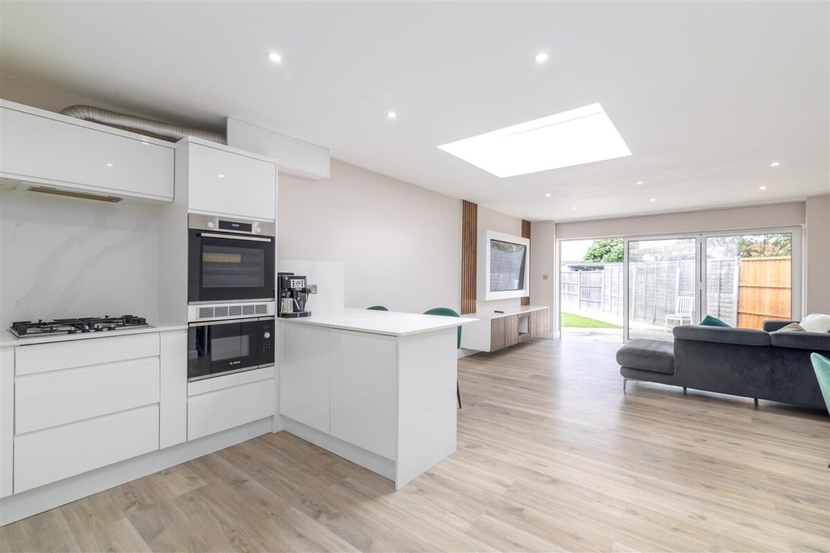 Weir Hall Avenue, London,  N18