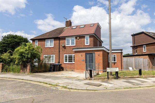 Weir Hall Avenue, London,  N18