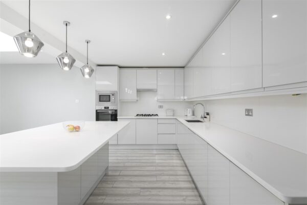 Linden Gardens, Enfield EN1