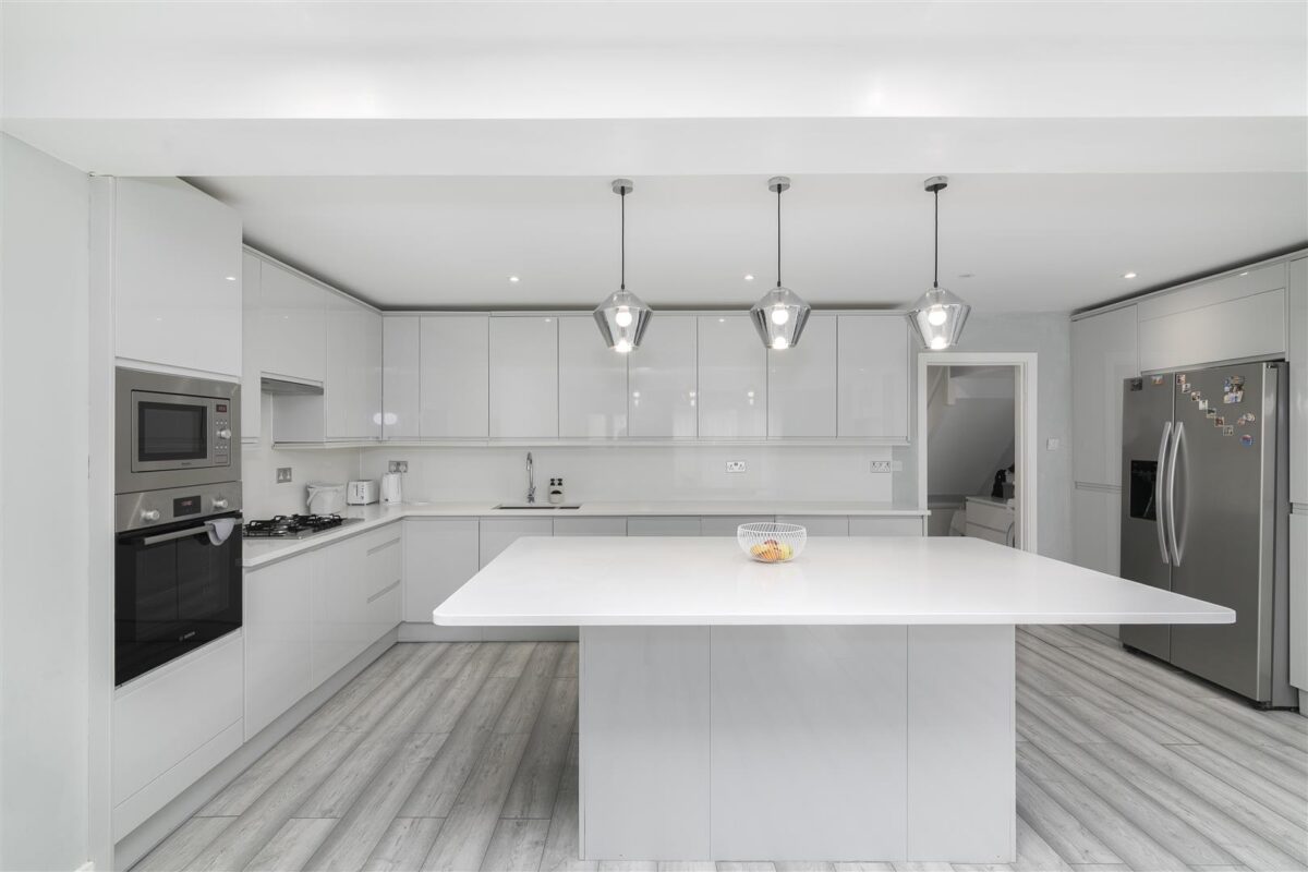 Linden Gardens, Enfield EN1