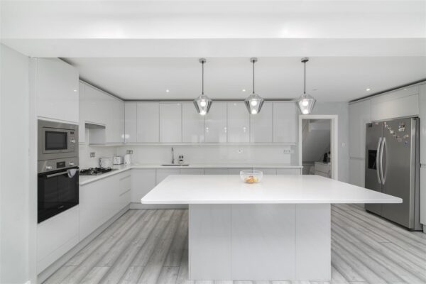 Linden Gardens, Enfield EN1