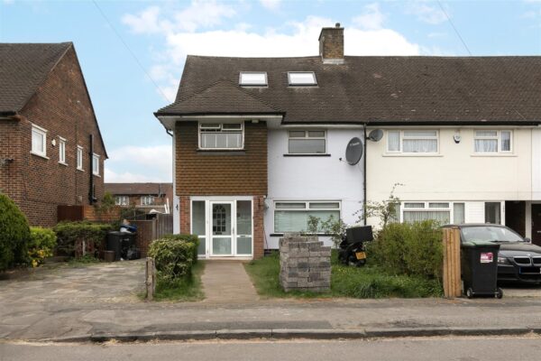 Linden Gardens, Enfield EN1